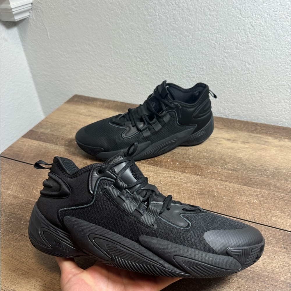 SAMPLE Adidas BYW Select Team‎ athletic shoes Black size 11 Sneakers